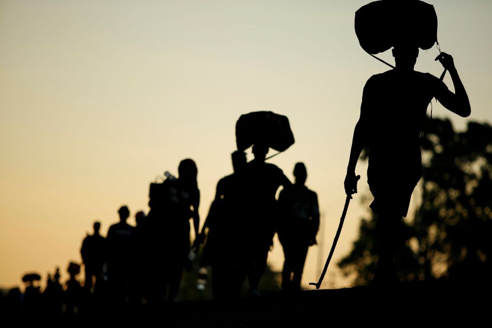 Migrants near Huixtla, Mexico, join a caravan heading to the U.S. border Nov. 27. (CNS/Reuters/Jose Luis Gonzalez)