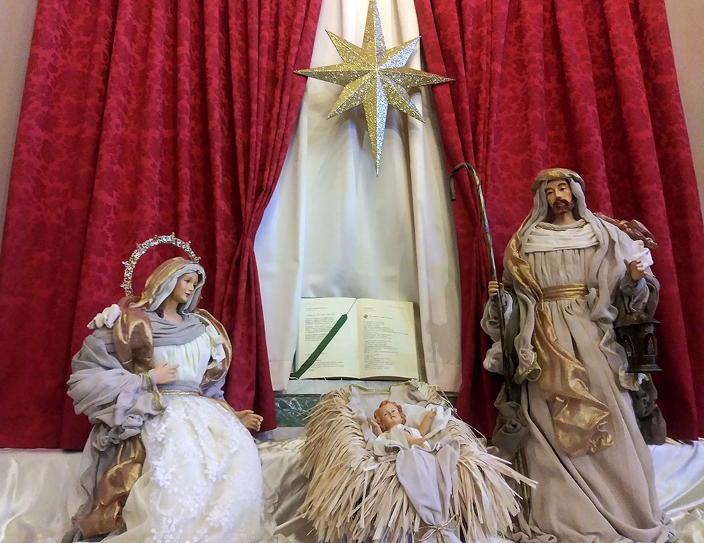 An elaborate crèche decorates each of the Catholic churches in Italy, even in small towns like Guardiagrele in the Abruzzo region, where there are nine churches within the town center. (Judith Valente)