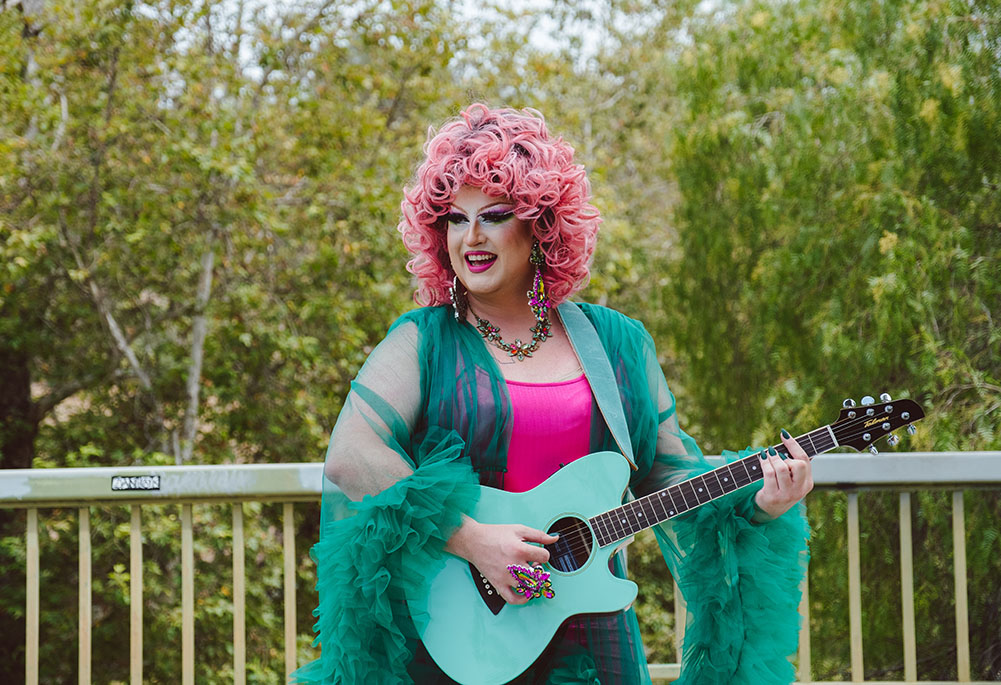 Flamy Grant in the photo shoot for the album "Bible Belt Baby" (Haley Hill)