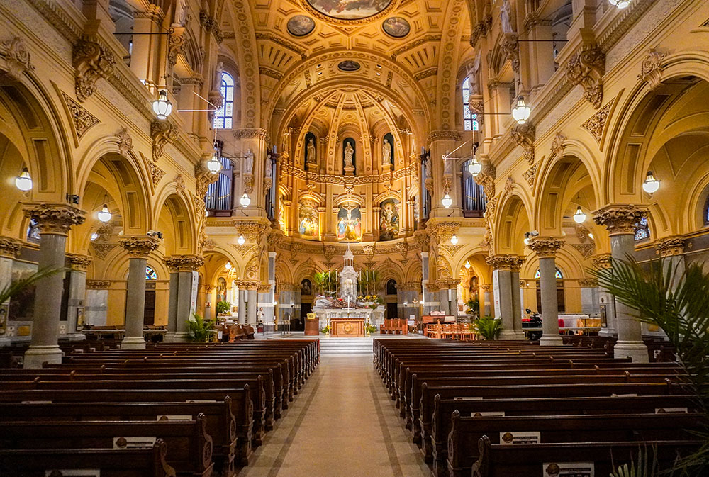 The interior of the Church of St. Francis Xavier in Manhattan, New York (NCR photo/Camillo Barone)