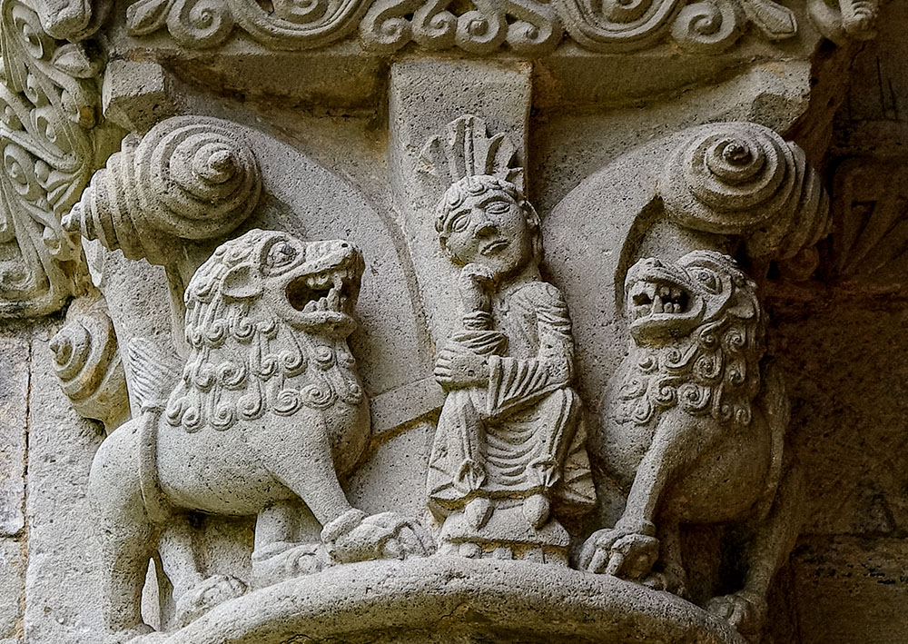 Daniel in the lion's den, depicted in stone at Sauve Majeure Abbey in La Sauve, Gironde, France (JLPC/Wikimedia Commons/CC BY-SA 3.0)