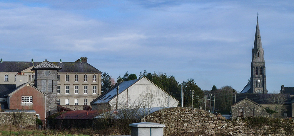 A view of Ballaghaderreen, County Roscommon, Ireland, in 2008 includes the Cathedral of the Annunciation of the Blessed Virgin Mary and St. Nathy. (Wikimedia Commons/Sean Cunniffe)