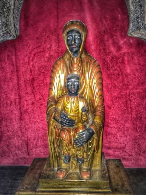 A detail from Our Lady of the Good Death at the Cathedral of Our Lady of the Assumption of Clermont-Ferrand, France (Courtesy of Christena Cleveland)