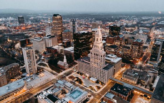 A view of Hartford, Connecticut (Unsplash/Balazs Busznyak)