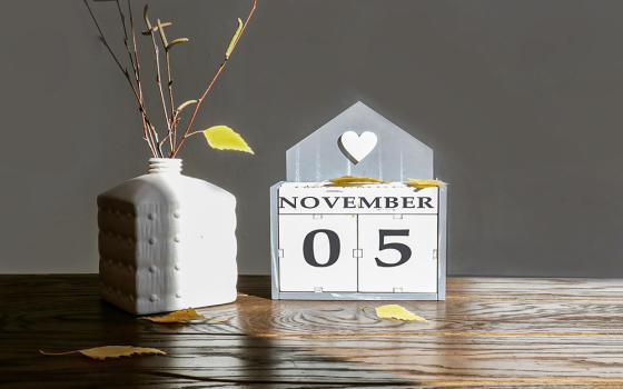 November 5 (Dreamstime/Maryia Samalevich)