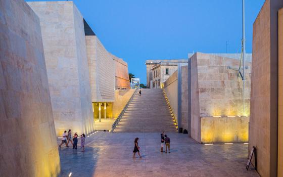 The Valletta City Gate in Malta (Wikimedia Commons/Didi8600)