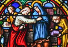 Stained glass in the Chapel Notre-Dame des Flots in Sainte-Adresse, France, depicting Jesus transforming water into wine at the marriage at Cana. (Dreamstime/Jorisvo)