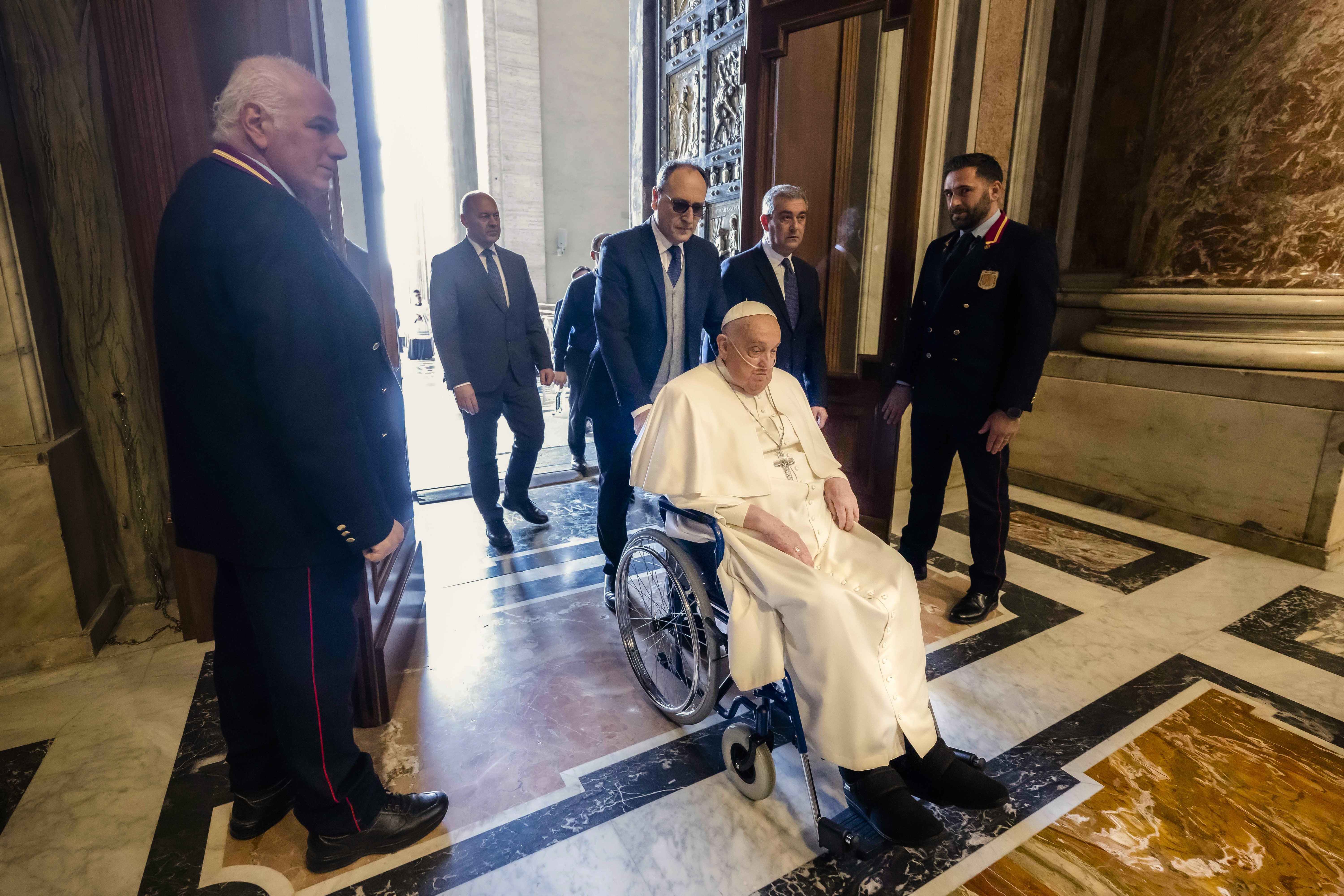 Pope goes through Jubilee door 