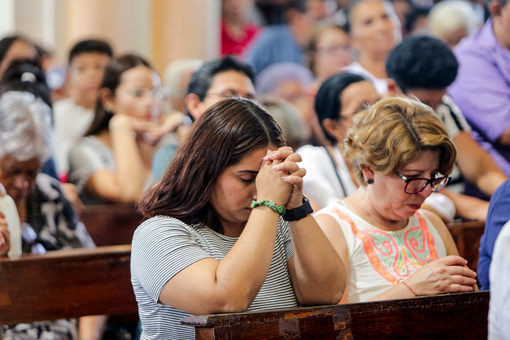 Worshippers pray during Mass at the Basilica San Sebastián in Diriamba, Nicaragua, Jan. 20, 2024. (OSV News/Reuters/Maynor Valenzuela)