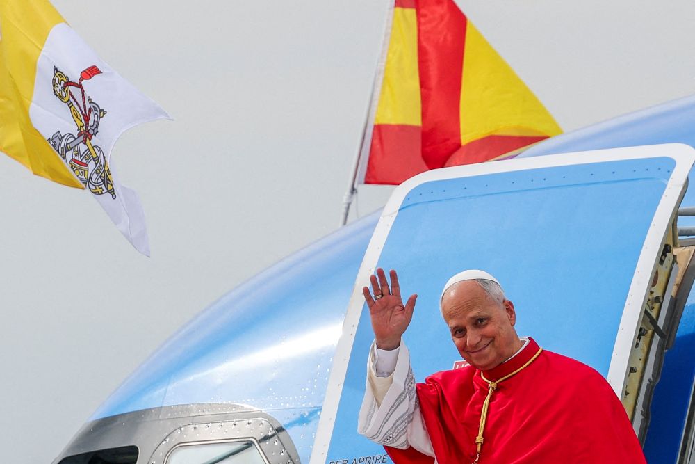 Pope Leo XIV disembarks the papal plane as he arrives at Adolfo Suarez Madrid-Barajas International Airport in Madrid June 6, 2026, to begin his apostolic journey. Leo's June 6-12 visit is the first papal visit to the country since Pope Benedict XVI traveled to Madrid for World Youth Day in 2011. (OSV News/Reuters/Violeta Santos Moura)