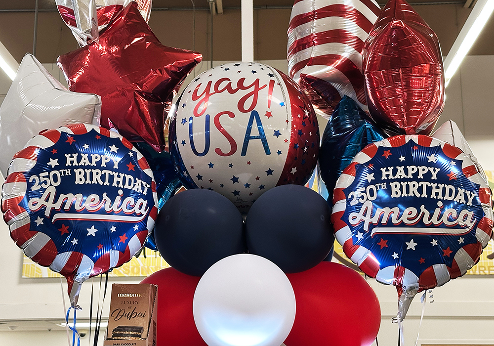 Independence Day balloons are displayed at a grocery store in Chicago, June 25, 2026. (AP photo/Nam Y. Huh)