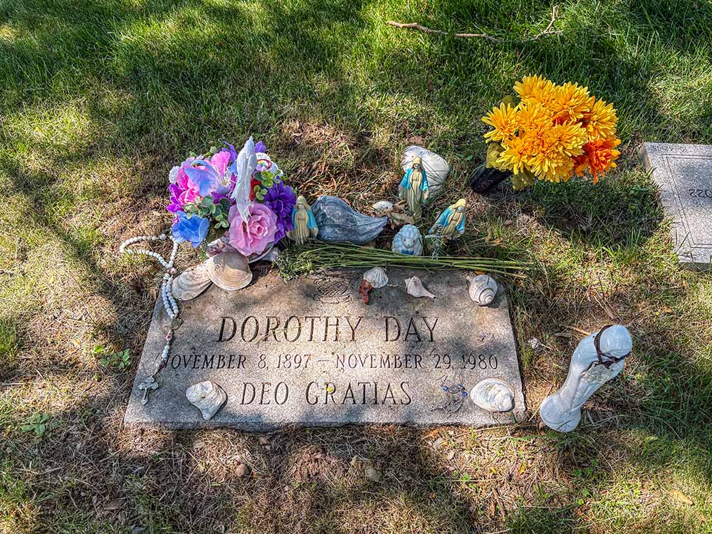 Dorothy Day's simple grave at Resurrection Cemetery in Staten Island, New York, June 8, 2026 (NCR photo/Camillo Barone)