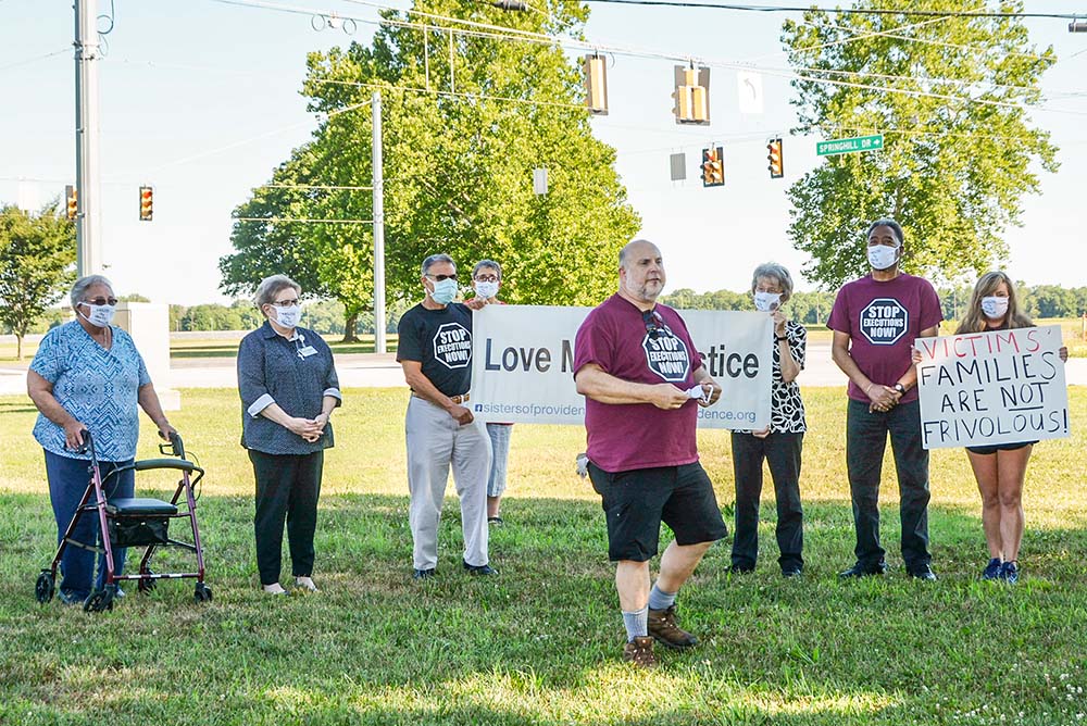 Abraham Bonowitz speaks during at a Death Penalty Action news conference outside the Federal Correctional Complex in Terre Haute, Ind., July 13, 2020 (CNS/The Criterion/Natalie Hoefer)