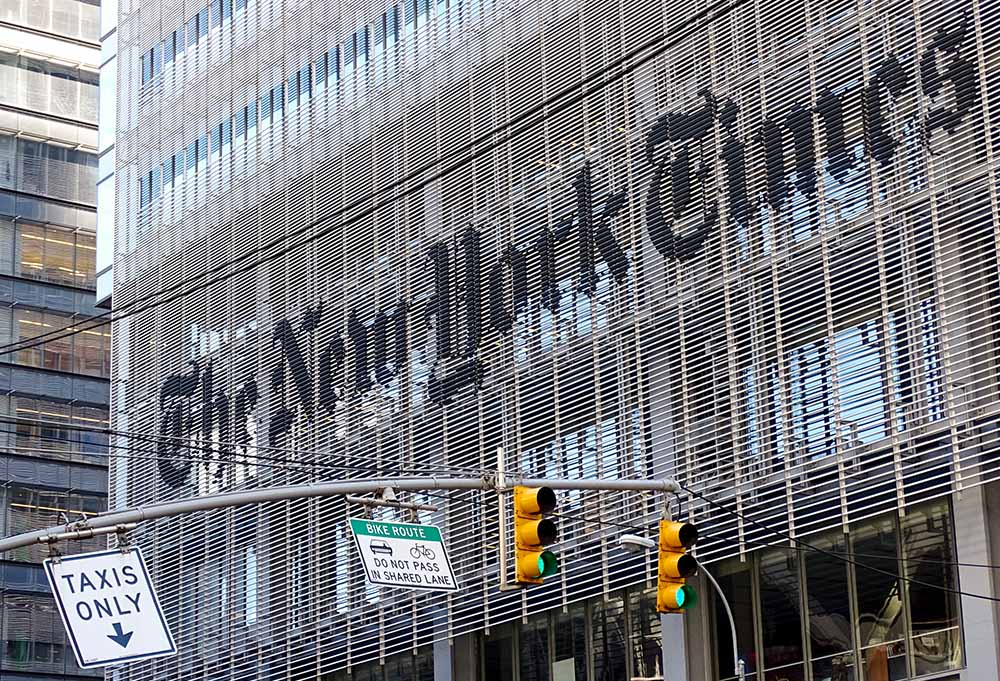 The New York Times Building in Manhattan, New York City (Wikimedia Commons/Adam Jones)