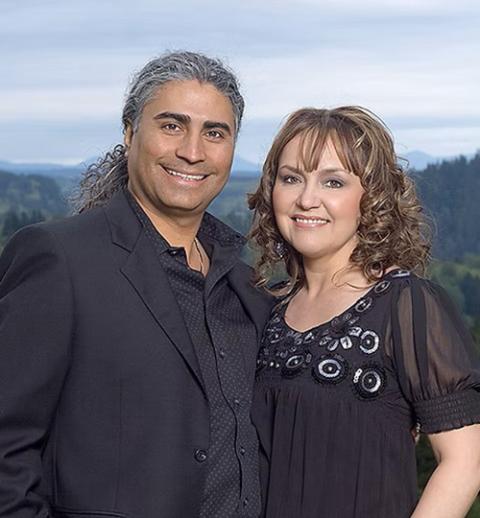 Rodolfo López, left, and Estela García-López (Courtesy of ​​www.rodolfoyestelamusica.com)