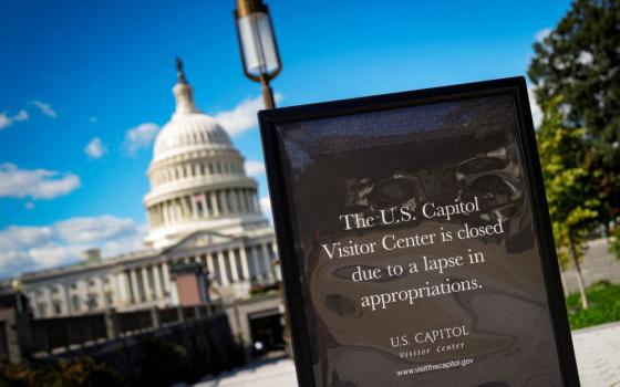 A sign indicating that the U.S. Capitol is closed for tours