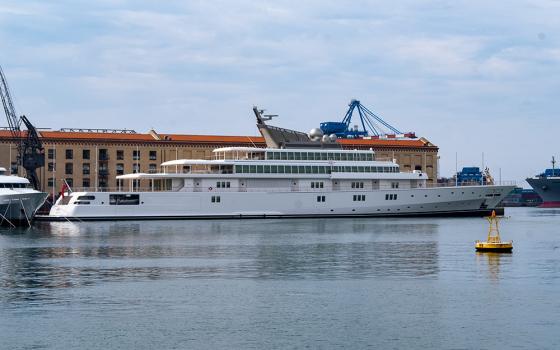 Rising Sun, a yacht built in 2004 for Larry Ellison, and now owned by David Geffen, docked in Genova, Italy, in 2012 (Wikimedia Commons/Christopher Schriner)