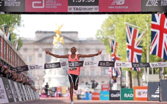 Sabastian Sawe from Kenya crosses the finish line to win the men’s race at the London Marathon in London, April 26, 2026. (AP/Ian Walton)